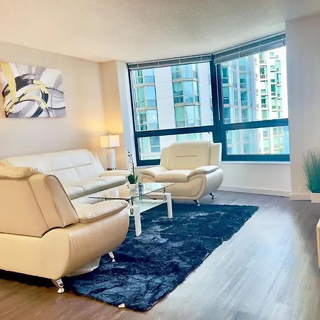 Iconic Style, Charming View Apartment *