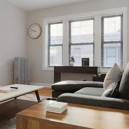 Apartment Comfy & 1br Steps From Loyola & Dining *