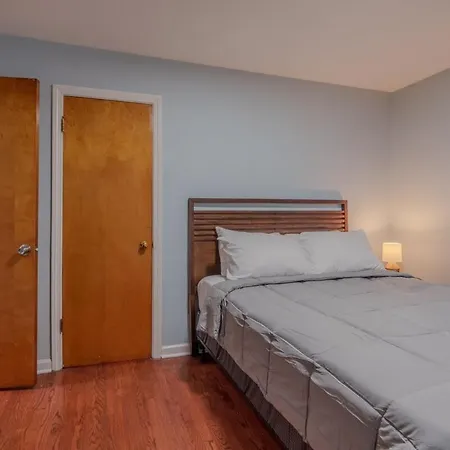 Cozy 3br With Parking Easy Access Shore Dr * Chicago