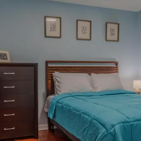 Cozy 3br With Parking Easy Access Shore Dr Chicago