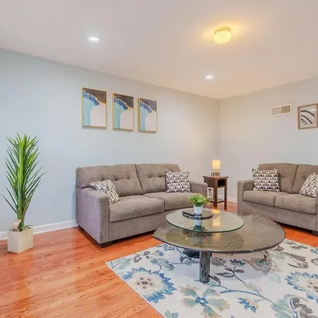 Cozy 3br With Parking Easy Access Shore Dr Apartment *