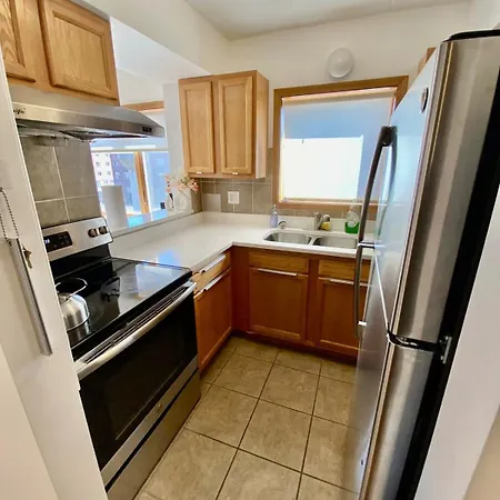 Spacious 3bd In A Prime Location *