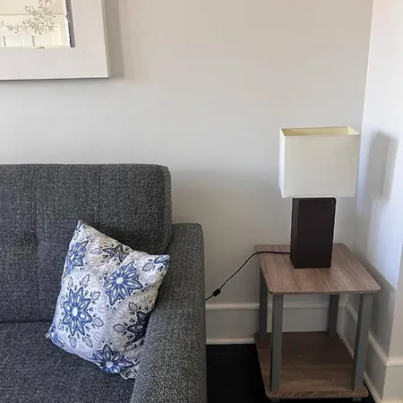 Amazing Location 3br Gem In Logan Square W Parking Apartment *