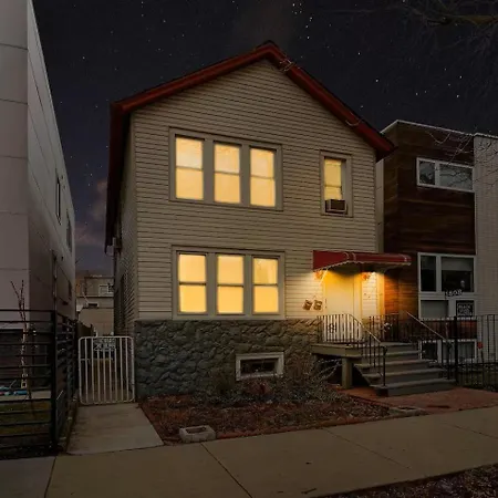 Amazing Location 3br Gem In Logan Square W Parking *