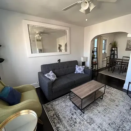Apartment Amazing Location 3br Gem In Logan Square W Parking