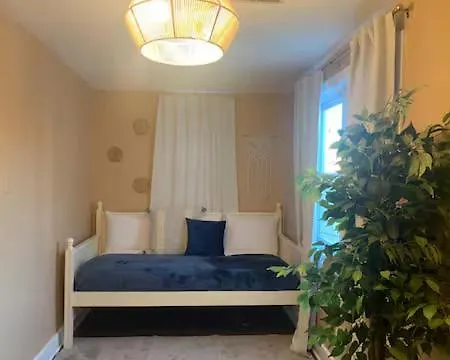 Apartment Luxurious Andersonville Oasis *