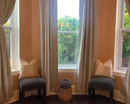 Luxurious Andersonville Oasis Apartment