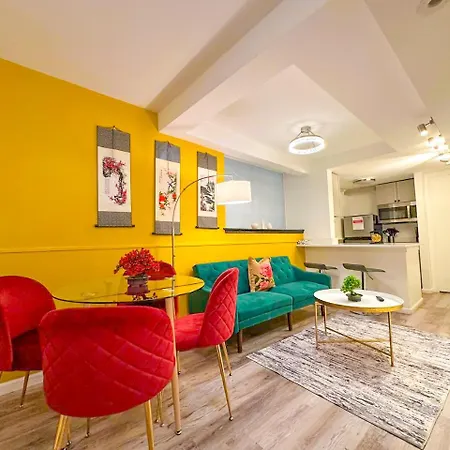 Apartment Japanese Themed 2br In Gold Coast For Up To 4 Guests