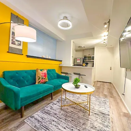 Apartment Japanese Themed 2br In Gold Coast For Up To 4 Guests *