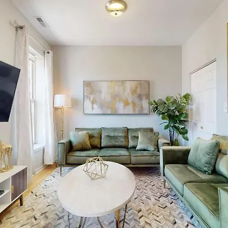 Apartment Sleek Urban Retreat Steps From Il Med District Chicago
