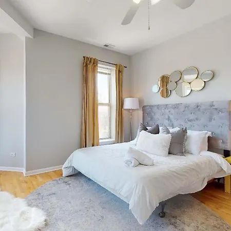 Sleek Urban Retreat Steps From Il Med District *