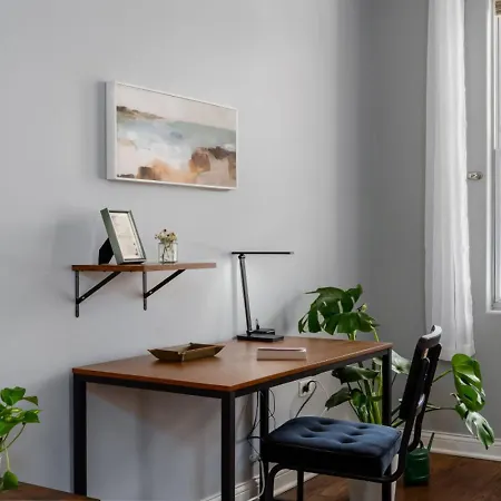 Apartment Spacious Three Bedroom With Parking And Patio