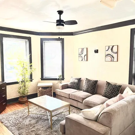 Midway Hideaway -cozy 1br- Parking