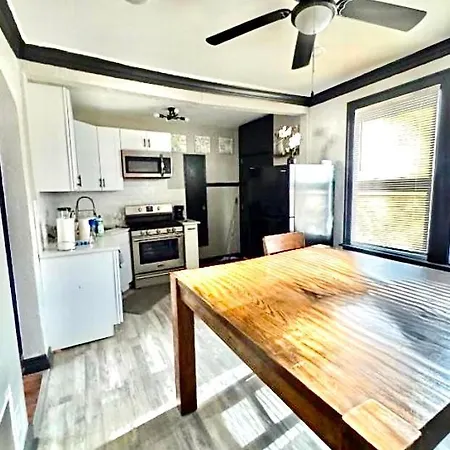 Quiet 1br, Eat-in Kitchen, Close To Midway Chicago