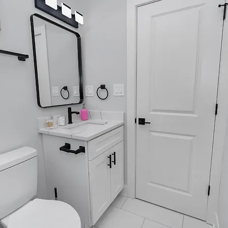 Apartment Pilsen Art Center Family Friendly 3br Retreat With Free Parking Near Medical District, Douglas Park And Illinois Chicago