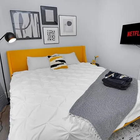 Apartment Pilsen Art Center Family Friendly 3br Retreat With Free Parking Near Medical District, Douglas Park And Illinois