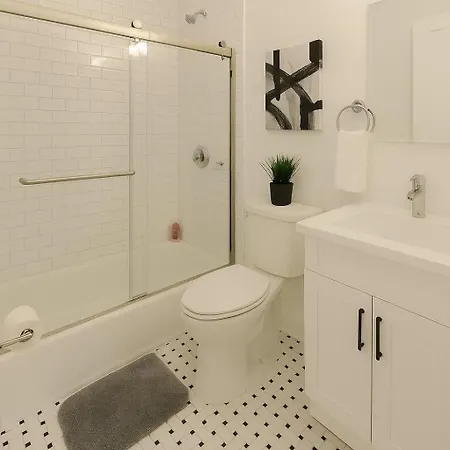 Apartment 4br 4bath Bucktown Base Gem Western 2