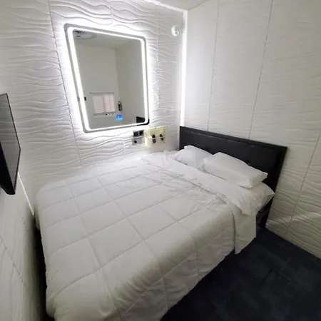 Hotel Cozy Private In Prime Downtown