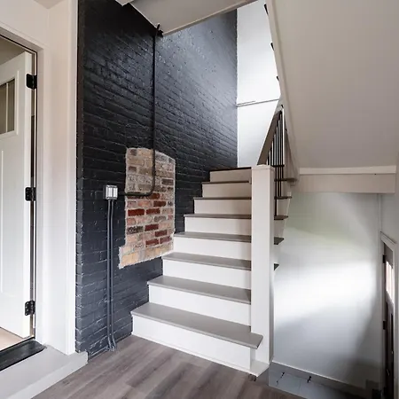 Ace Apartment