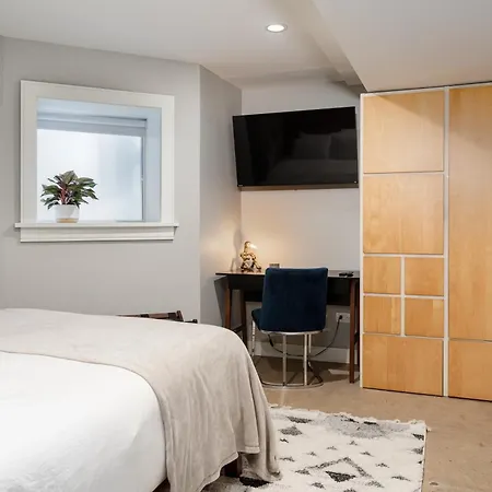 Ace Apartment Chicago
