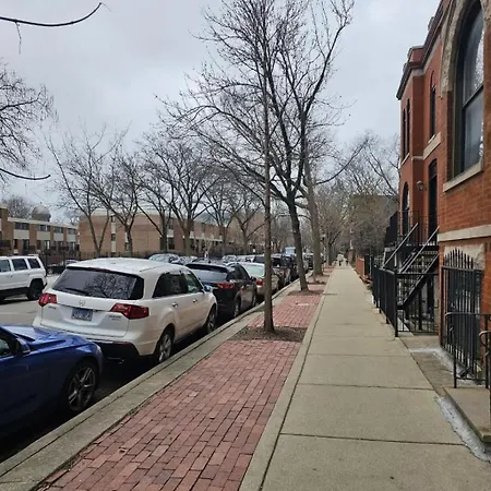 3 Bedroomin The Medical Center * Chicago