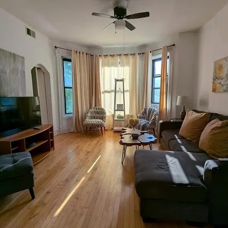 3 Bedroomin The Medical Center Apartment