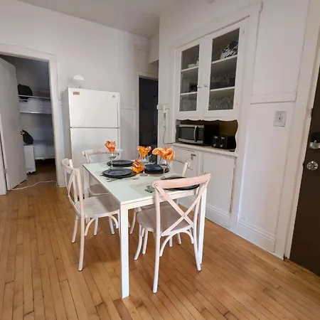 3 Bedroomin The Medical Center * Chicago