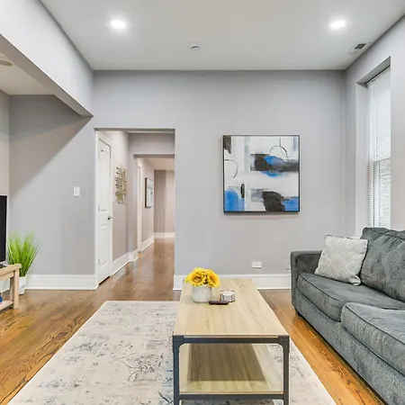 Apartment 5 Mi To Dtwn: Ukrainian Village Apartment! Chicago