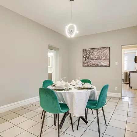 Apartment Walk To Devon Avenue & Warren Park: Apt! Chicago