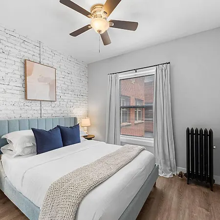 Rogers Park Retreat | 3br +parking | Near Evanston *