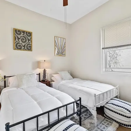 Apartment Spacious In Awesome With Wifi, Ac Chicago