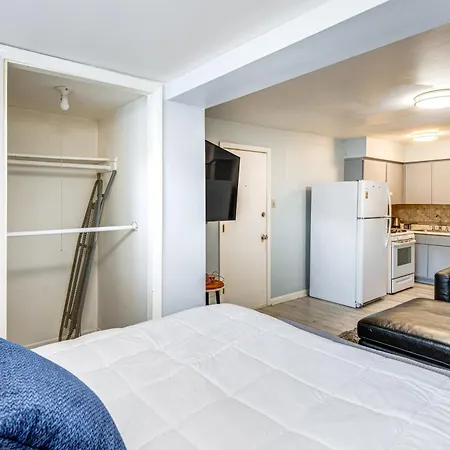 14 Mi To Dtwn Chicago: In Ashburn! Apartment *