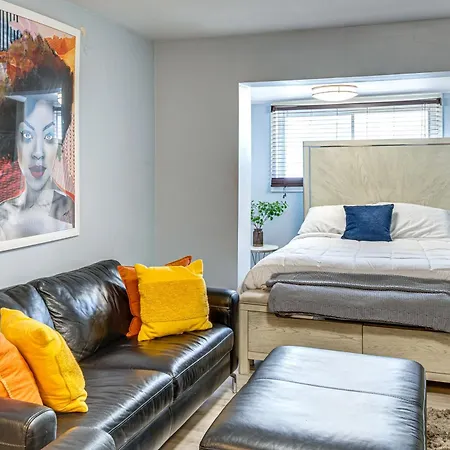 14 Mi To Dtwn Chicago: In Ashburn! Apartment *