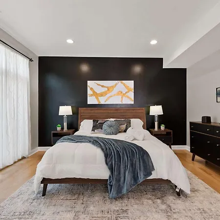 Spacious Luxury Retreat 8 Bed Oasis With 6 Baths