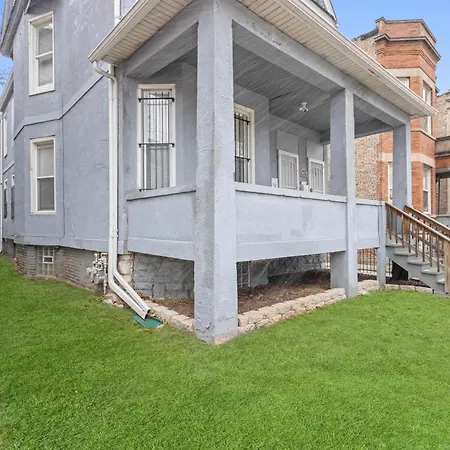 Newley Rehabbed Building With Two Private Apartment Chicago
