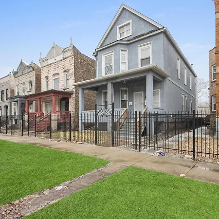 Apartment Newley Rehabbed Building With Two Private *