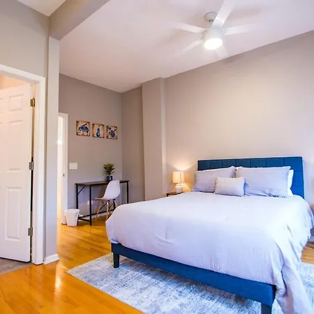 Apartment 3bd 3ba Bronzeville Beauty