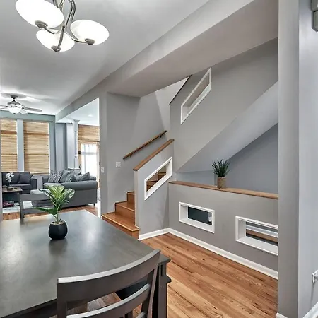 3bd 3ba Bronzeville Beauty *