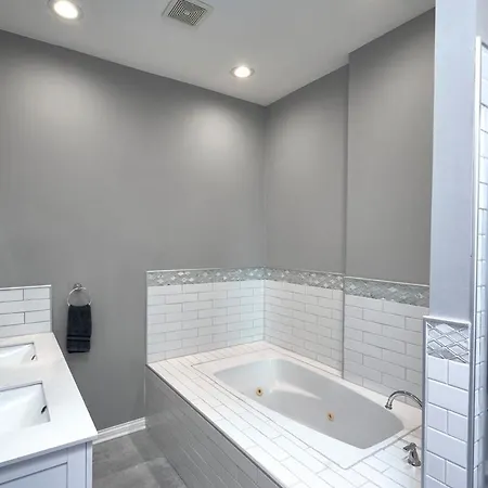 3bd 3ba Bronzeville Beauty Apartment