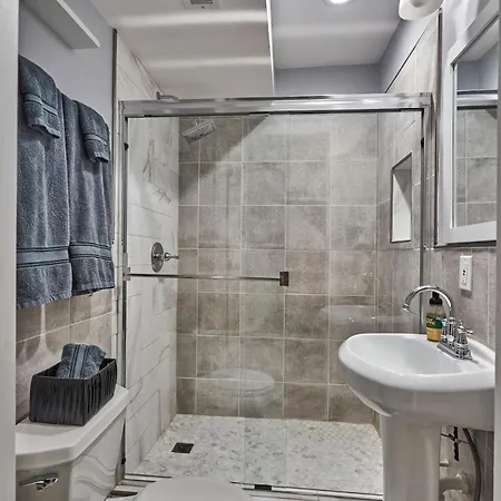 3bd 3ba Bronzeville Beauty *