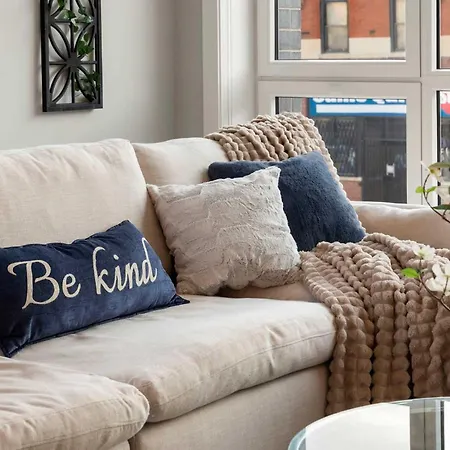 New Build In Pilsen Spacious 2 Bed 2 Bath Unit *