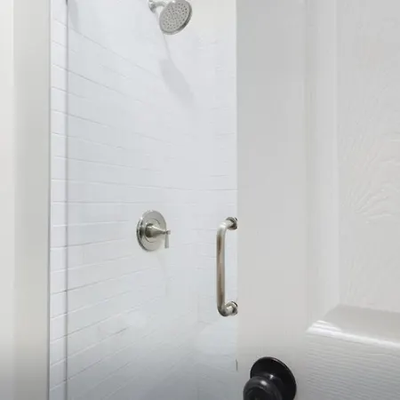 Vogue Bucktown 4 Bd 2 Ba *