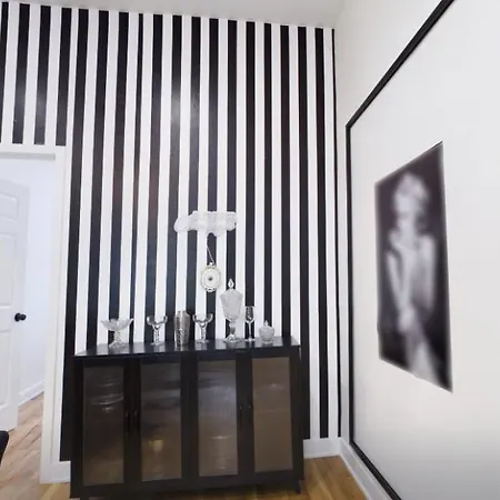 Vogue Bucktown 4 Bd 2 Ba Chicago