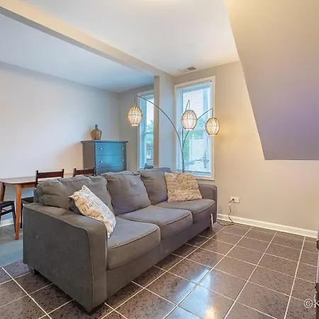 Apartment Entire Private Apartment, Near Downtown - Free Parking *