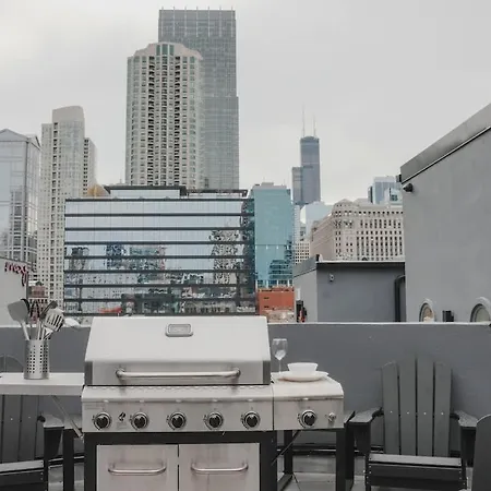 River North Private Balcony With In And Out Parking *