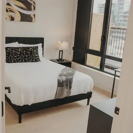 Apartment River North Private Balcony With In And Out Parking Chicago