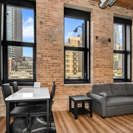 Apartment River North Rooftop With In And Out Parking 1 Chicago