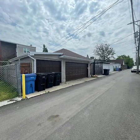 Fully Furnished 2br Near Oak Park I Utilities Included I Car Available Apartment *