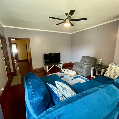 Fully Furnished 2br Near Oak Park I Utilities Included I Car Available Apartment