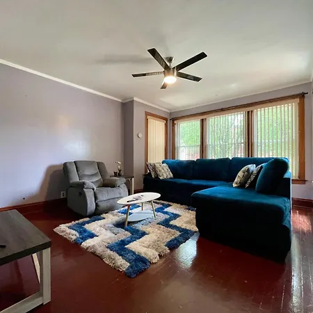Fully Furnished 2br Near Oak Park I Utilities Included I Car Available Apartment Chicago
